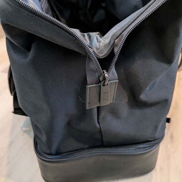 Beis Weekender Bag - Picture 7 of 10